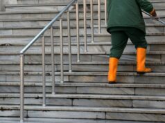 Why Highland Park Homes Are Turning to Pressure Washing Post-Lake Ice and Road Salt