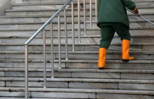 Why Highland Park Homes Are Turning to Pressure Washing Post-Lake Ice and Road Salt